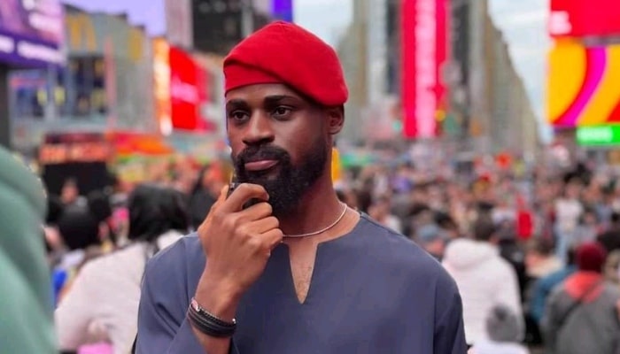 Sweeping Job: Tunde Onakoya offers to sponsor girl's education through university