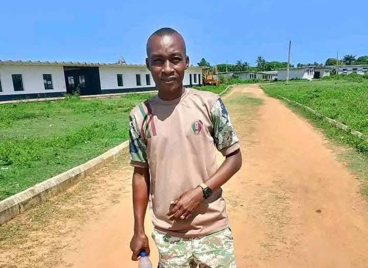 Apostle Chibuzor rewards immigration officer with ₦1m for rejecting ₦10m bribe from Enugu native doctor 