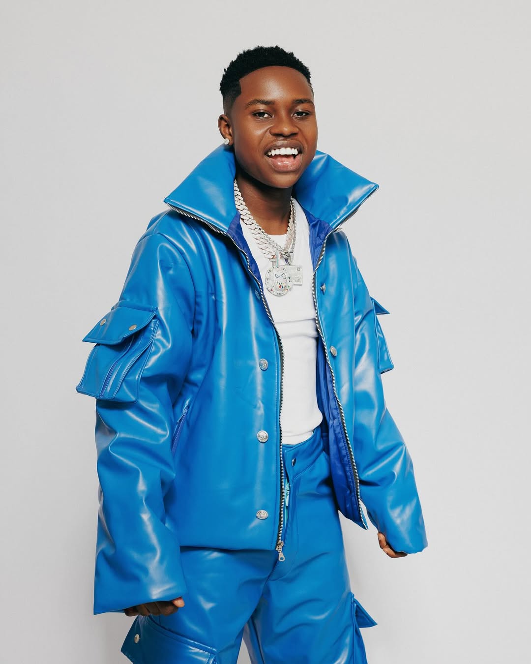 Peller sacks cameraman who's a master's degree holder one week after employment