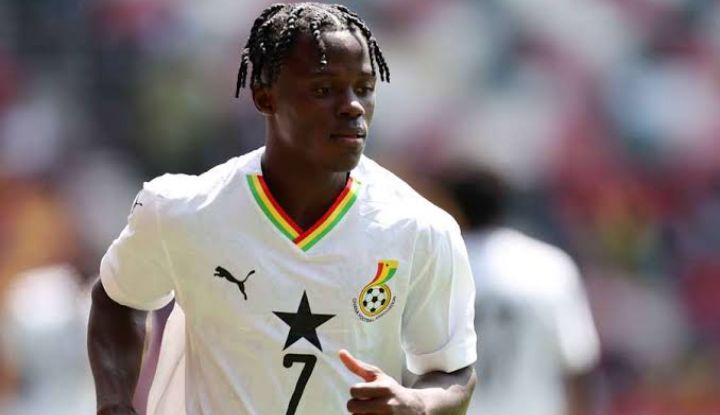 Barcelona reach new agreement to re-sign Ghanaian midfielder