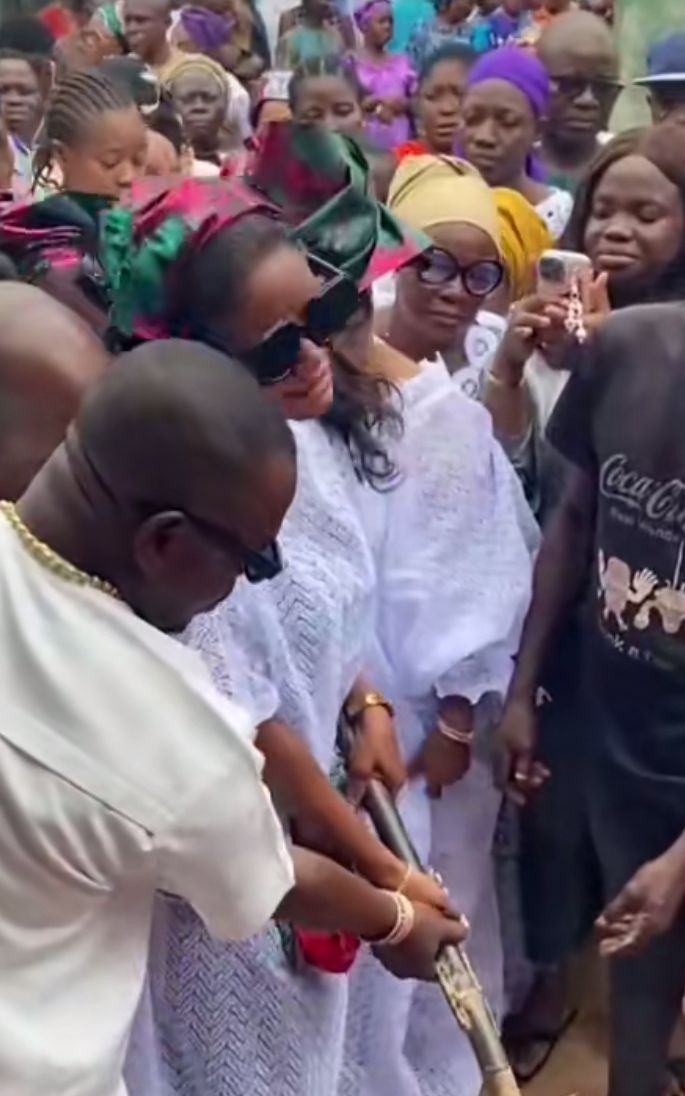 Bride loses mother five days before her wedding 