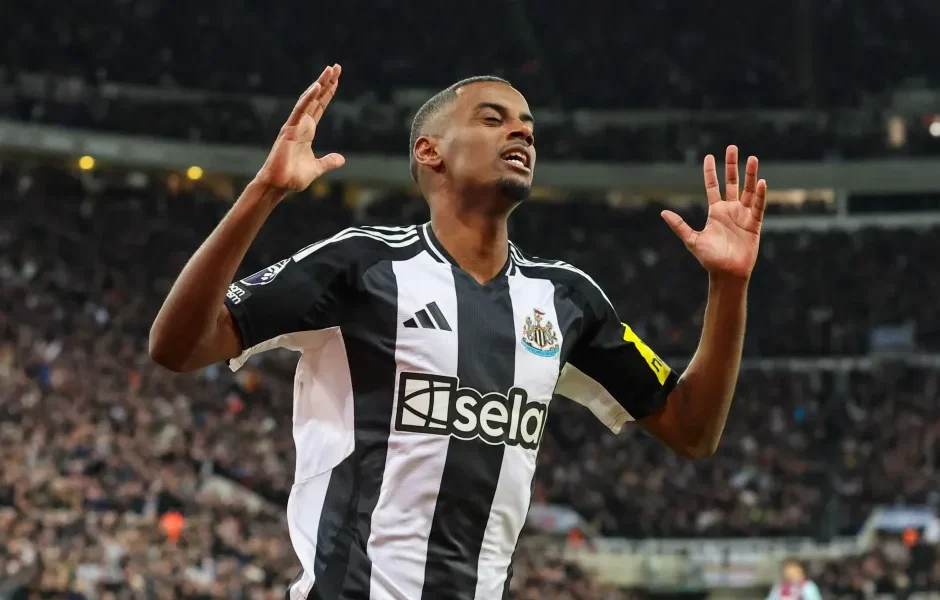 Newcastle's Isak trains alone, demands £300k wage weekly