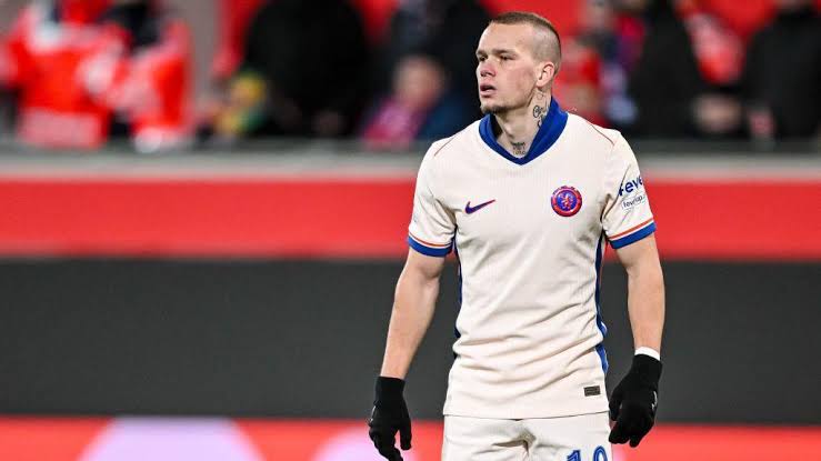 Suspended Mudryk becomes Chelsea’s unofficial fitness coach