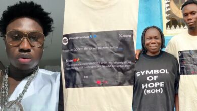 Zlatan Ibile rewards loyal fan’s mom with ₦1m after emotional story