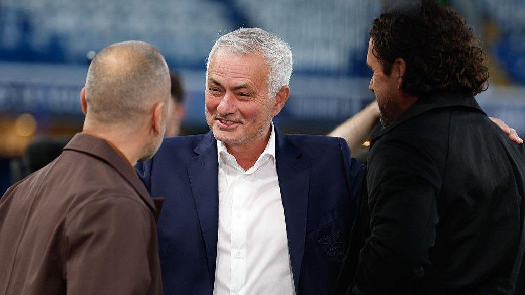Mourinho still loved by Chelsea fans despite defeat at Stamford Bridge