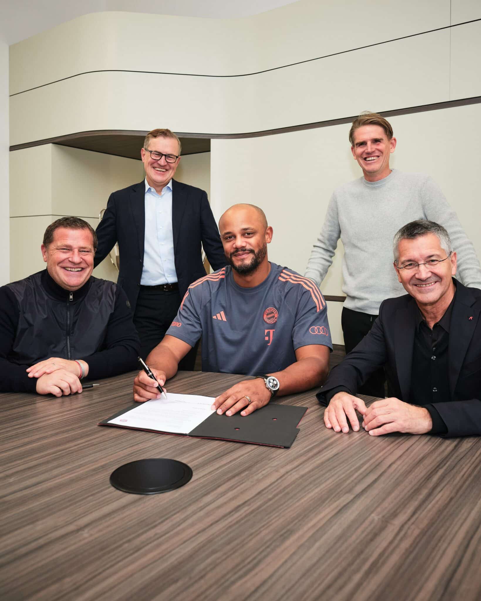 Kompany pens new Bayern deal until 2029