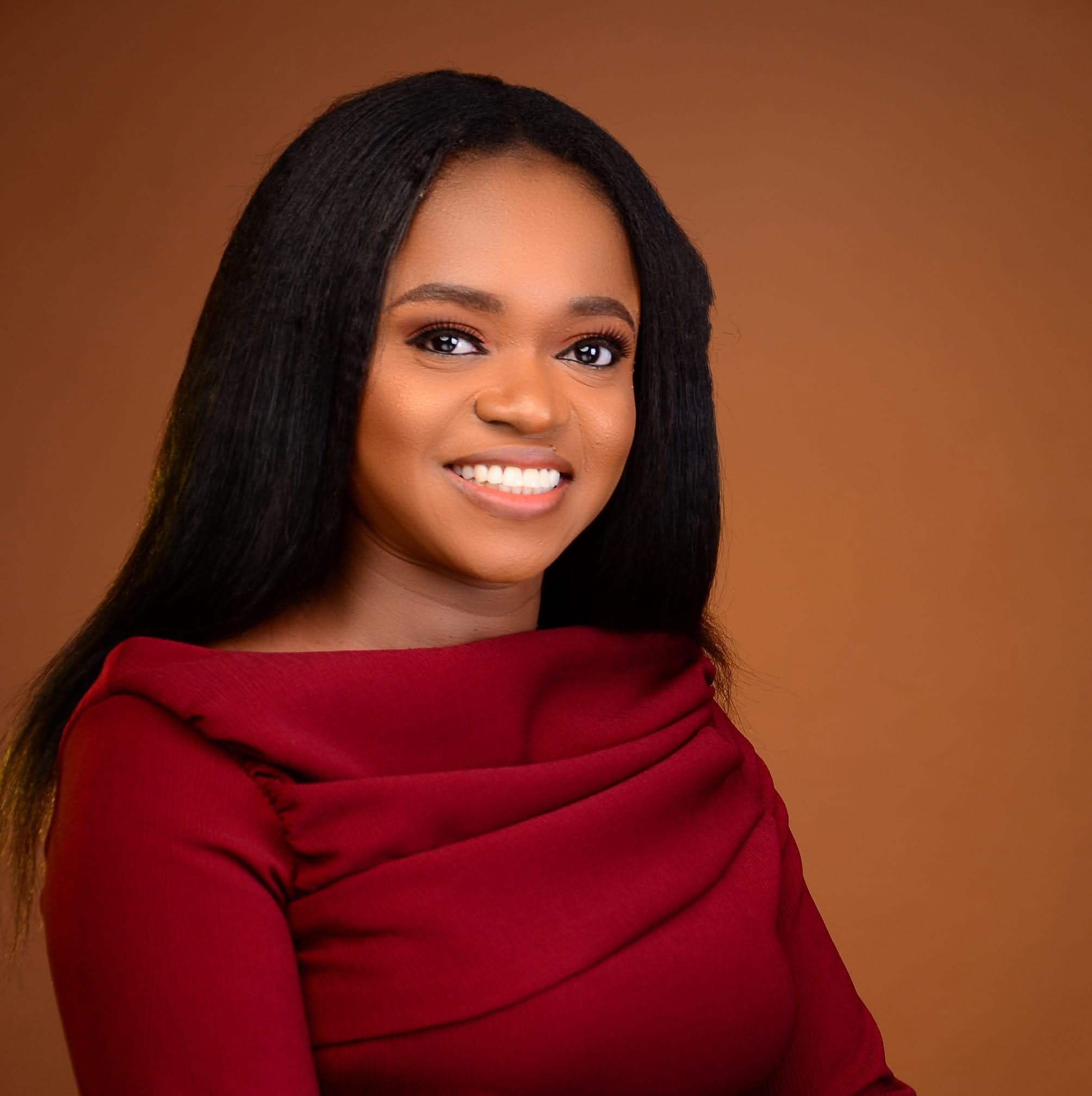 "Nobody digs gold more than Nigerian man" – businesswoman leaks chat from young man wooing her