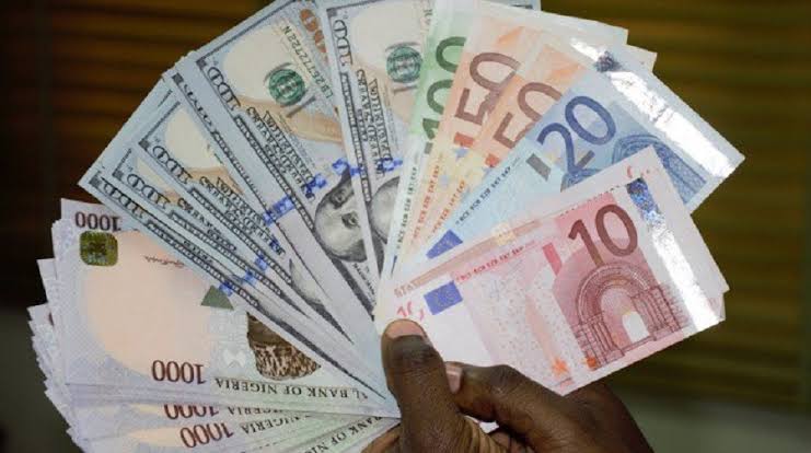 Naira/Dollar rates today, November 3, as Naira opens new week weaker against Dollar