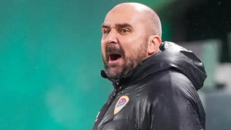 Top-flight manager dies at 44 after collapsing mid-game