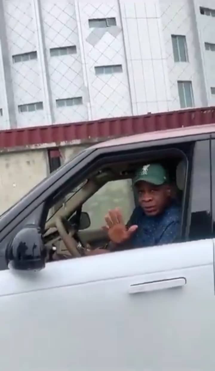 "I am not stupid” - Gateman refuses entrance to SUV owner without estate sticker