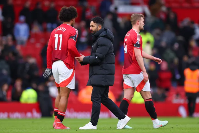 EPL: West Ham receive clarity on Mainoo, Zirkzee availability