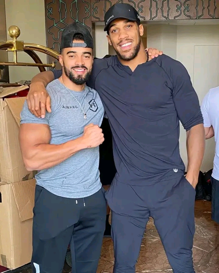 Anthony Joshua and Latz