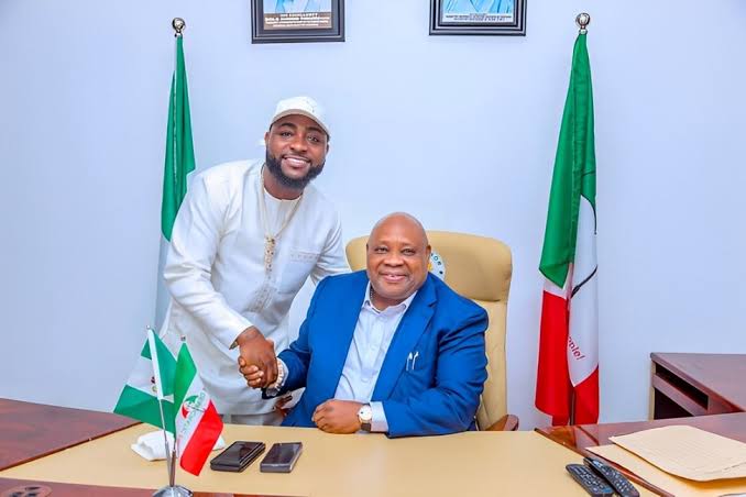"Jeje...": Davido reacts as Governor Adeleke dumps PDP