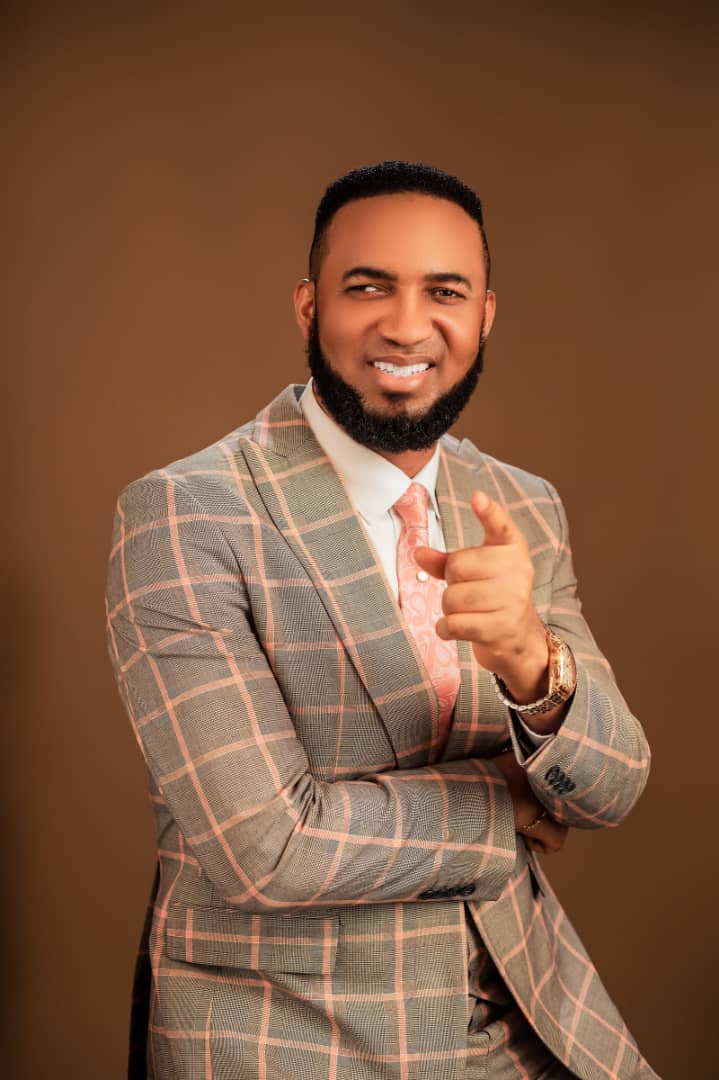 Verydarkman, has reacted strongly to reports that Pastor Chris Okafor plans to institute legal action against him over alleged defamatory posts.