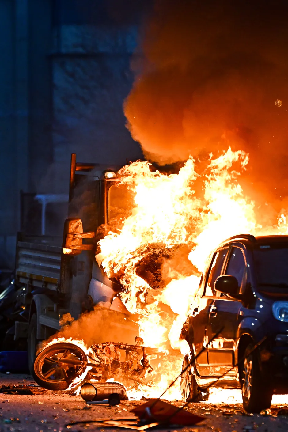 Fan violence overshadows Inter’s Serie A win at Genoa