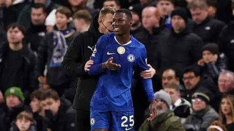 Supercomputer predicts  2025-26 Premier League winners, top-four teams