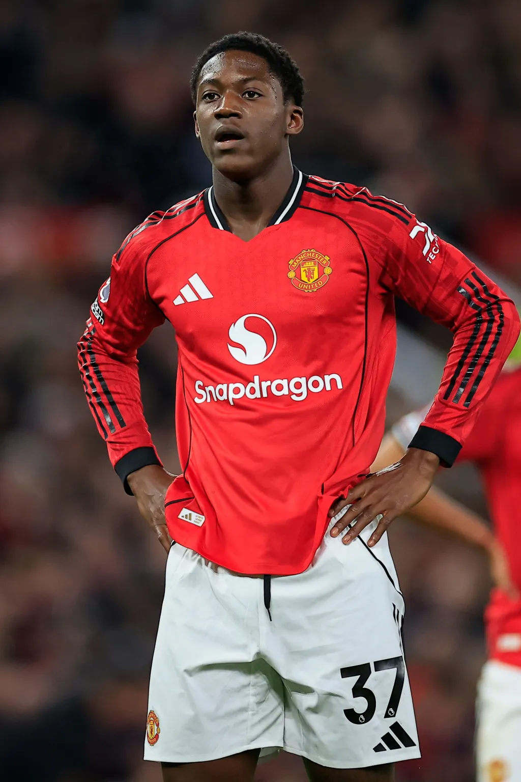 “Free Kobbie Mainoo” shirt steals spotlight at Old Trafford
