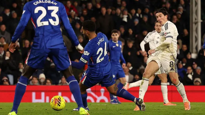 EPL: Fulham sink 10-man Chelsea as Rosenior watches on
