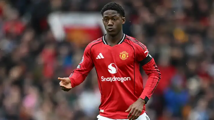 Lineker tells Mainoo to sue Amorim over lost year