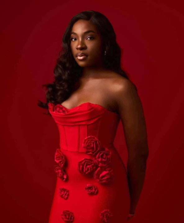 Watch moment Nanyah’s coffin was placed inside the grave, netizens spot ‘something strange’