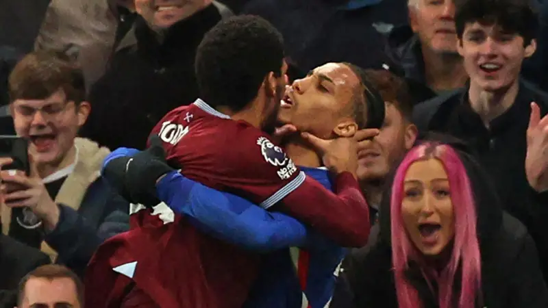 EPL: Chelsea, West Ham fined for 'improper behaviour'