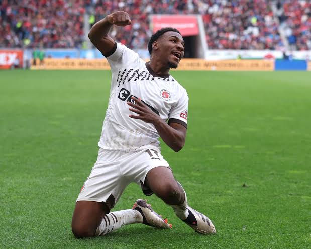 Oladapo Afolayan joins Blackburn Rovers from St. Pauli