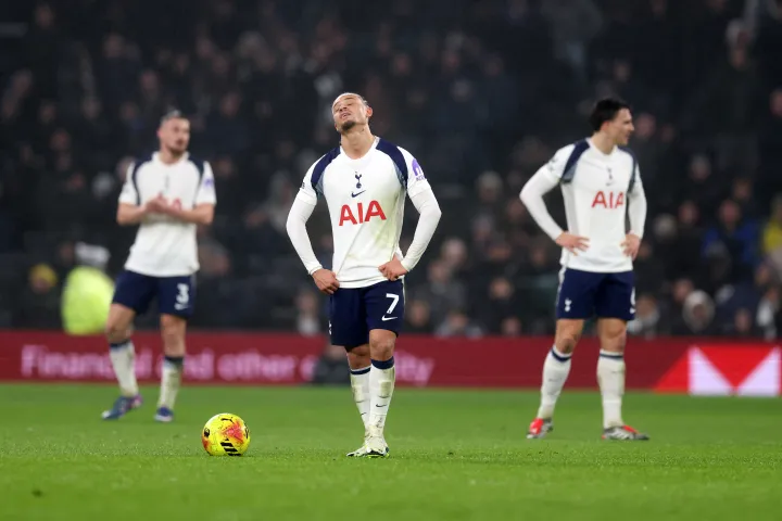 Tottenham face relegation threat in 2-1 home defeat against Newcastle