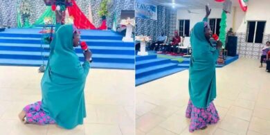 “I’ve accepted Jesus” - Woman renounces Islam, kneels at altar to embrace Christ
