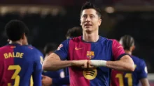 Barcelona offer Lewandowski reduced new contract