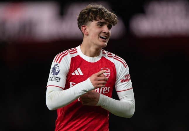 Dowman urged to leave Arsenal immediately