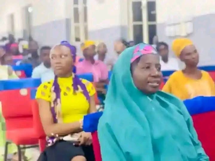 “I’ve accepted Jesus” - Woman renounces Islam, kneels at altar to embrace Christ