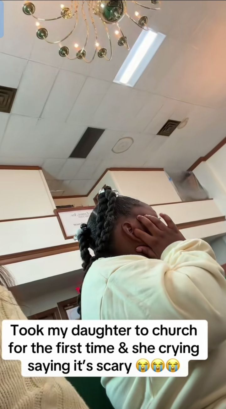 @Mk-kaiya and her daughter in church 