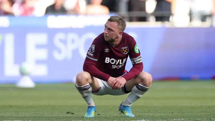 Bowen apologises to West Ham fans after Premier League relegation