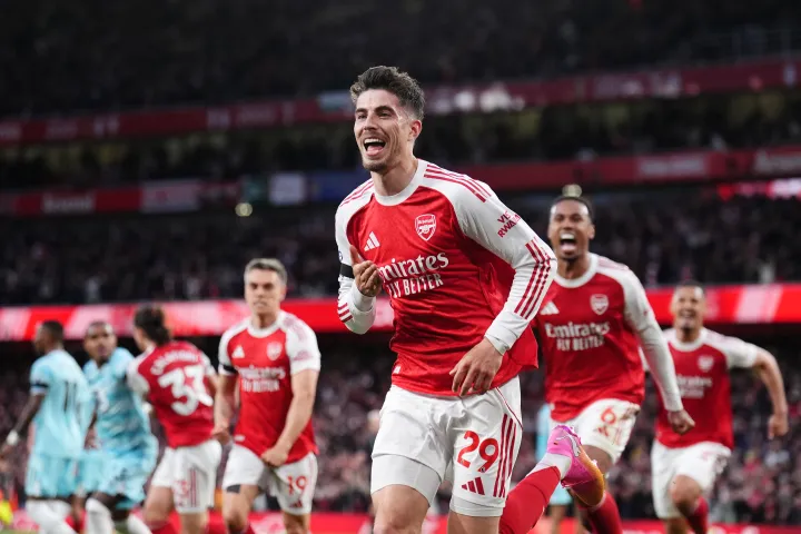 Neville, Carragher disagree with VAR decision after Havertz tackle on Ugochukwu