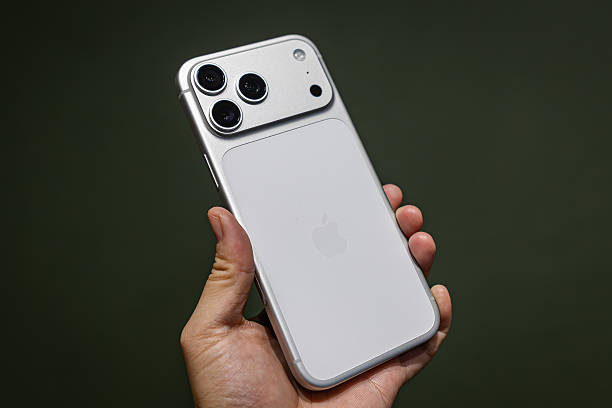 5-things-apple-iphone-18-pro-needs-to-battle-the-rising-competition