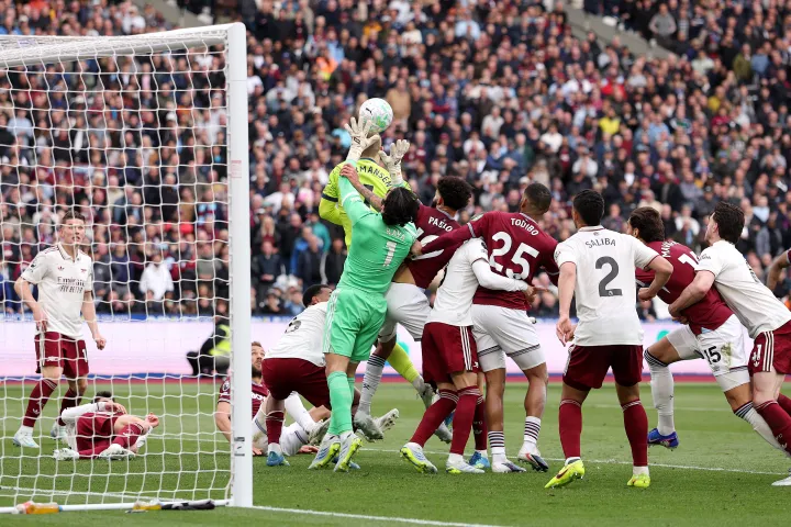 Arsenal survive late VAR drama against West Ham to move closer to Premier League title