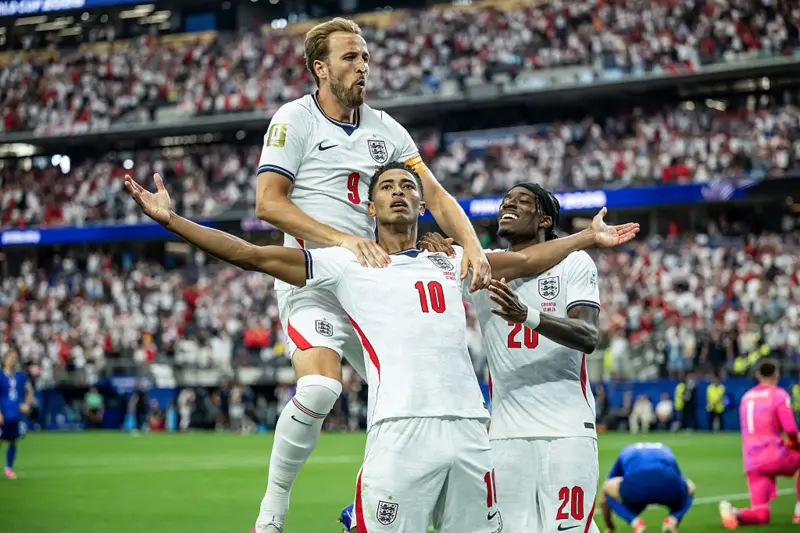 Kane brace helps England overpower Croatia in World Cup opener