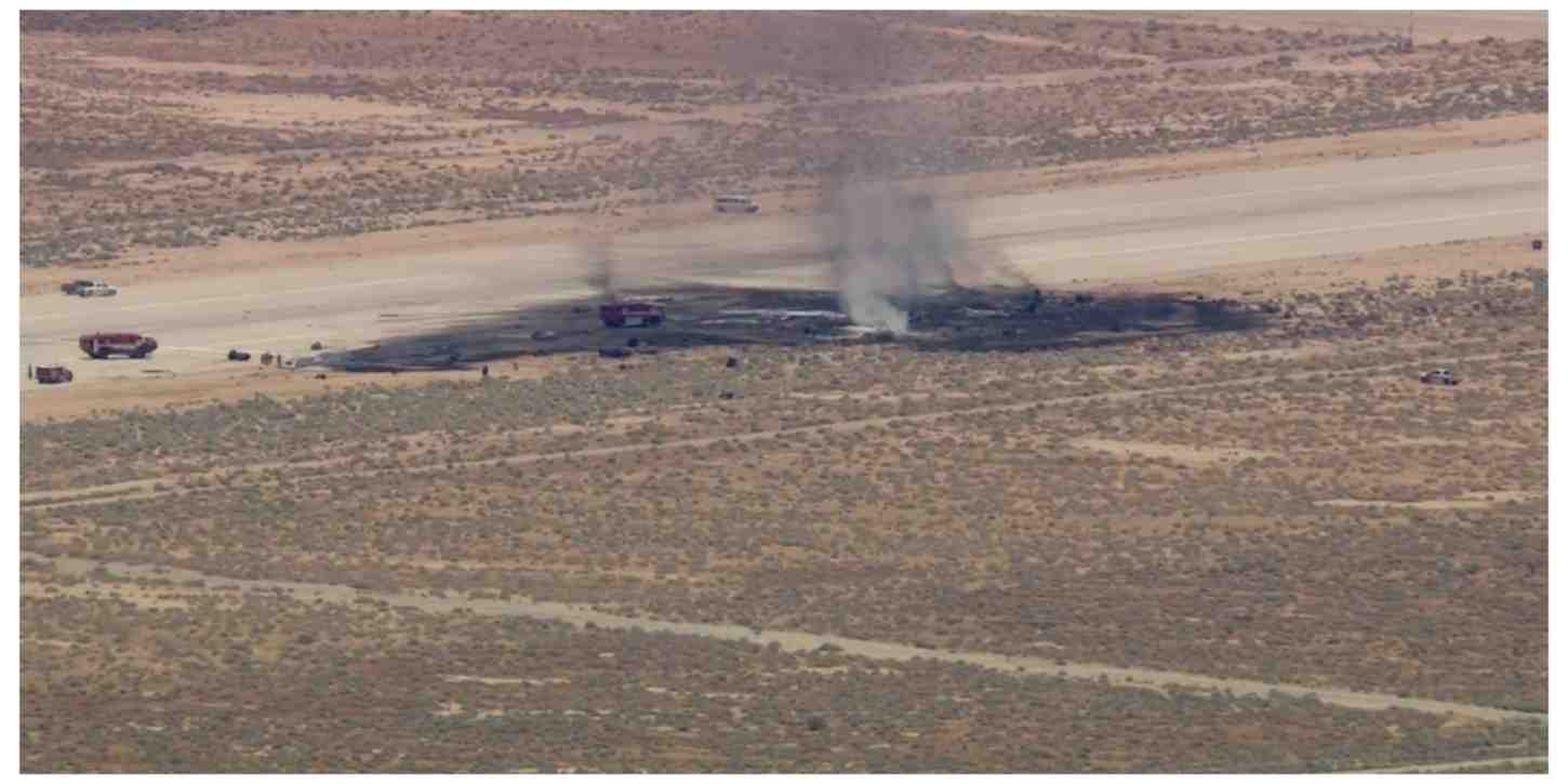b52-bomber-crash-shortly-after-takeoff-at-californias-edwards-air-force-base