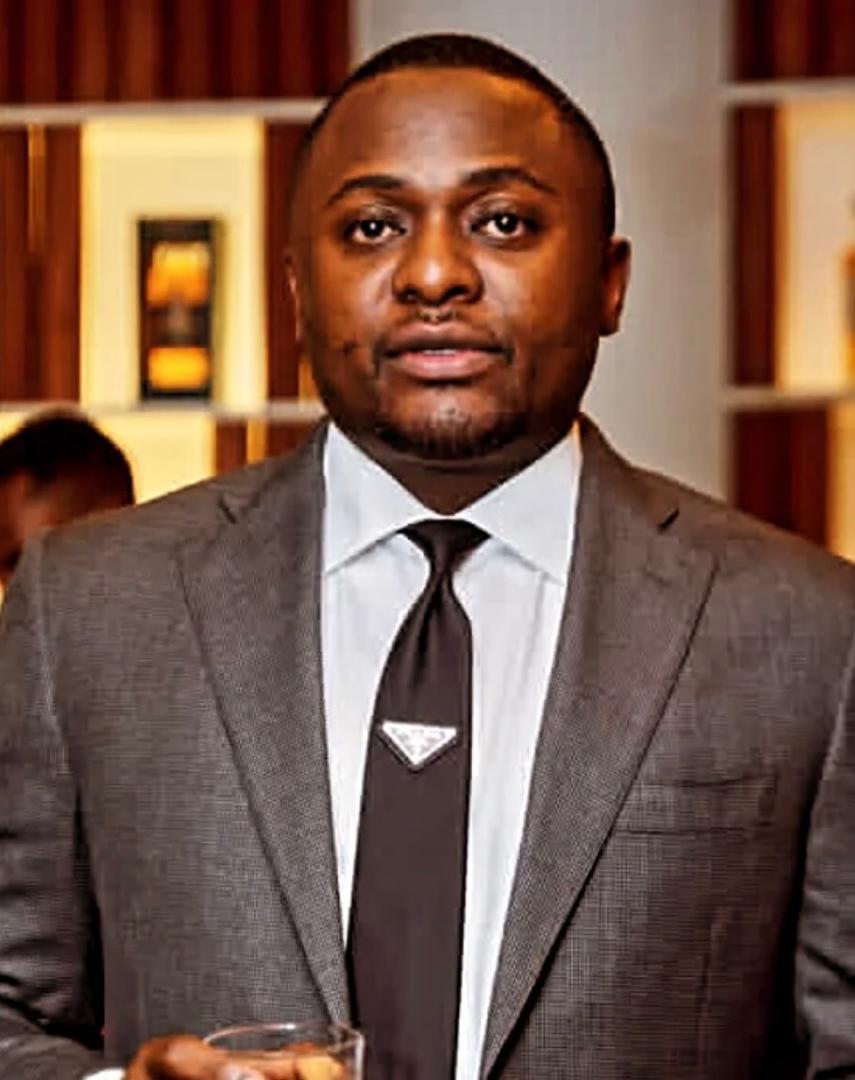 Ubi Franklin & Lilian Esoro