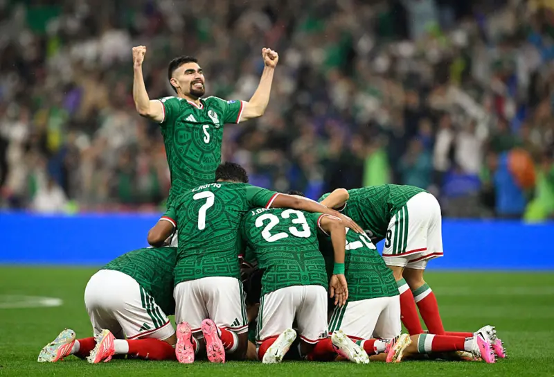 Mexico book last-16 place after easing past Ecuador