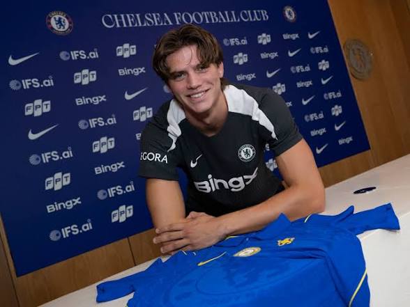 Official: Chelsea confirm £43m signing of Palestra