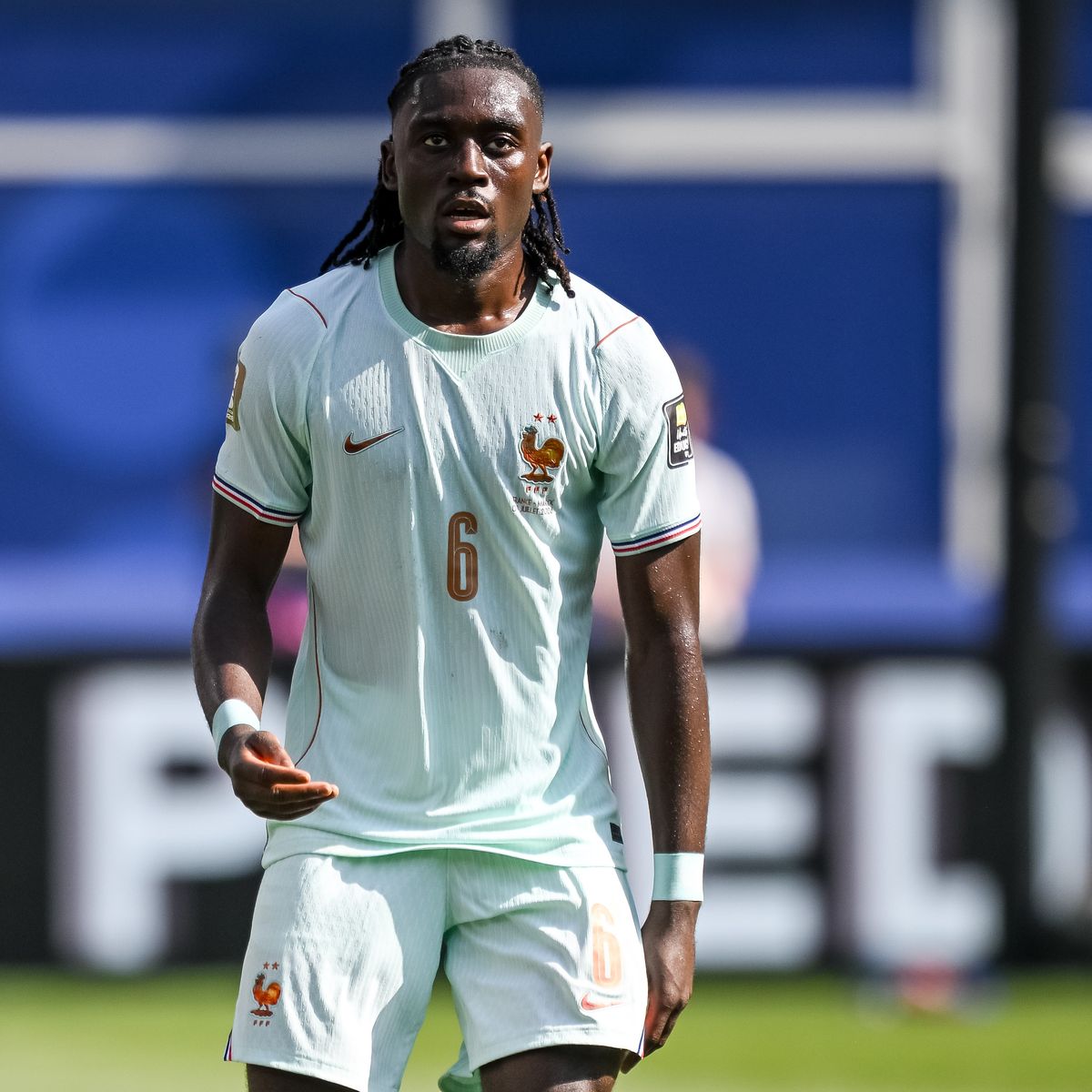 Transfer: Chelsea approach Kone over possible Fernandez replacement