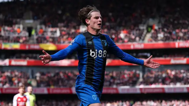 Chelsea renew £90m Alex Scott interest as Enzo Fernandez set for Man City switch