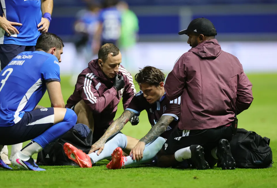 Garnacho suffers facial injury in Aston Villa friendly