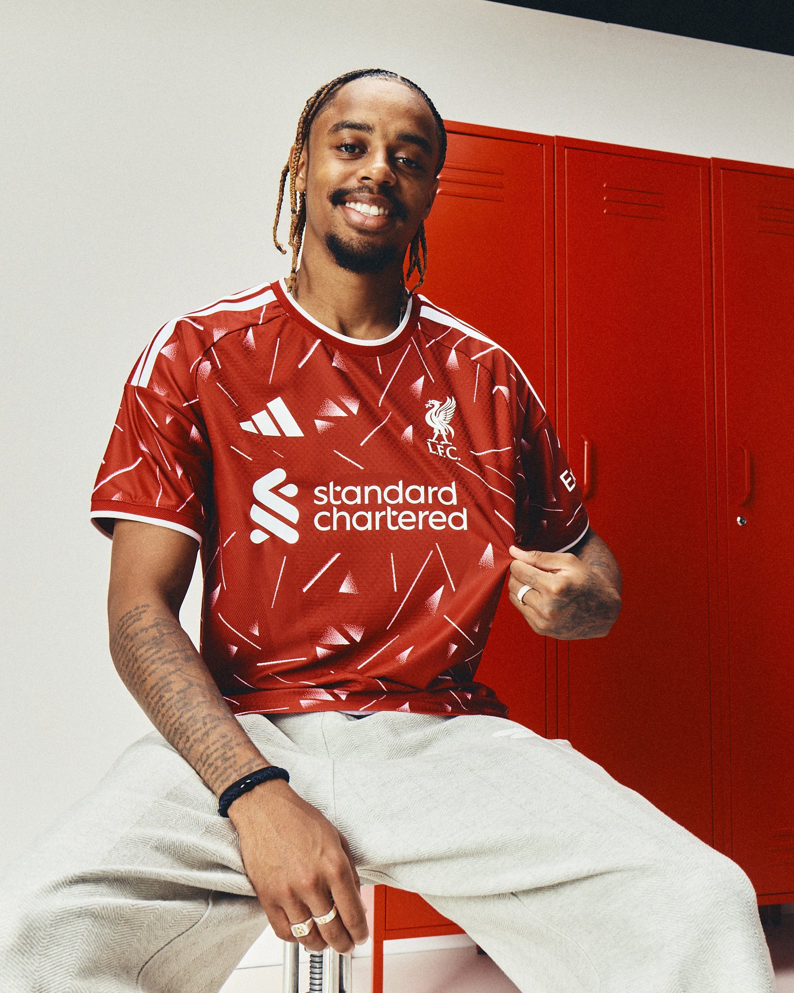 BREAKING: Liverpool confirm £123m Barcola signing from PSG