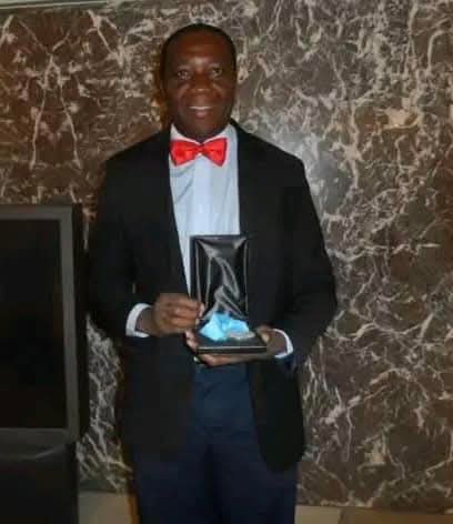tunde-akingbade-biography