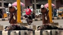 “She comes here every day” – Emotional video of a woman praying for her mentally ill son at roadside goes viral