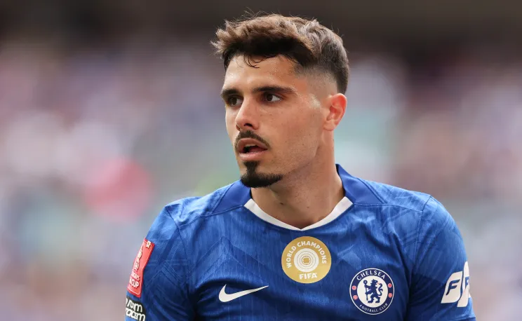 Manchester City to bid for Chelsea winger Pedro Neto