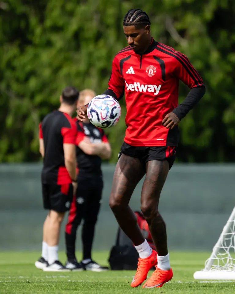 Rashford begins training with Man United ahead of new Premier League season
