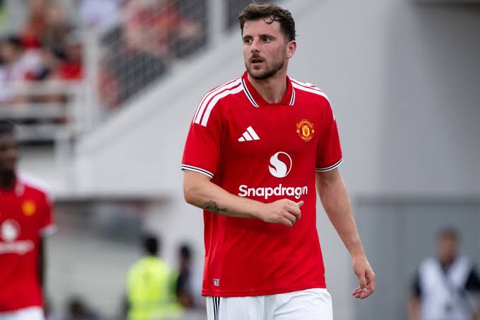 Man United’s midfield crisis deepens after Mount injury scare in PSG draw